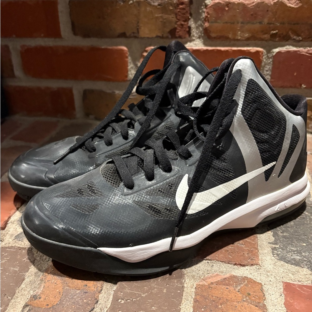 Nike Black and White Men's Athletic Shoes